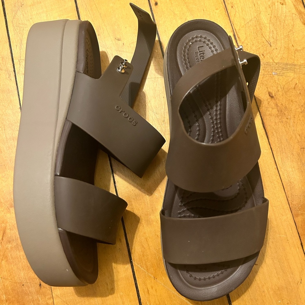 Crocs Brooklyn Low Wedge Sandal